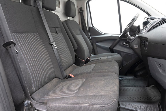 Ford Transit Custom 14 of 30