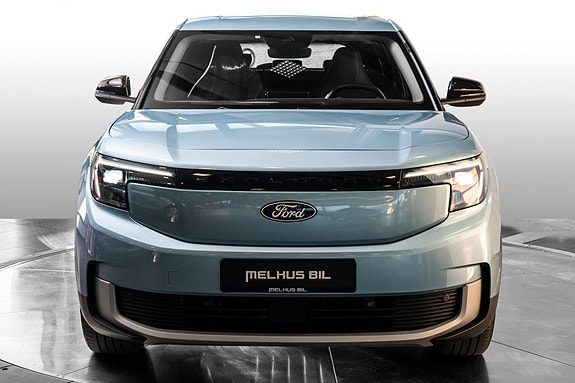 Ford Explorer 2 of 22