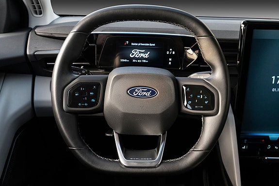 Ford Explorer 17 of 22