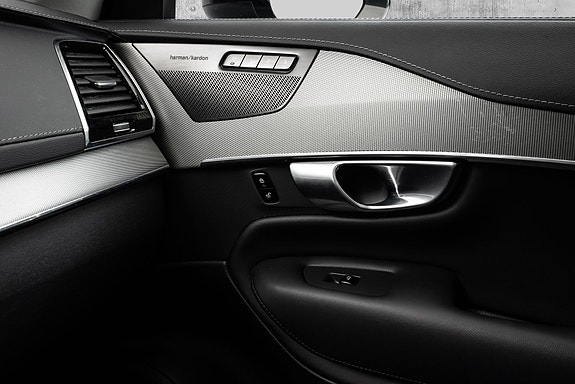 Volvo XC90 20 of 30