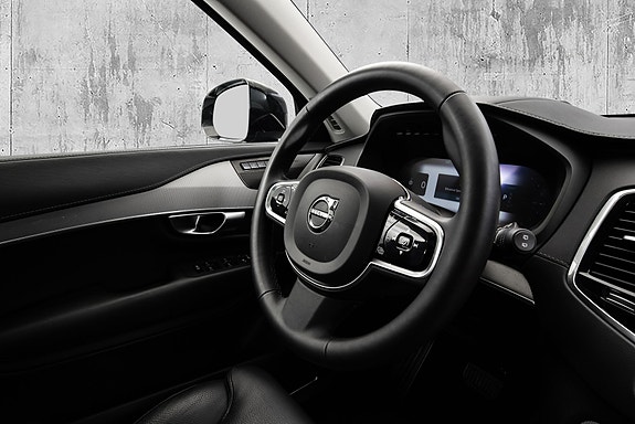 Volvo XC90 26 of 30
