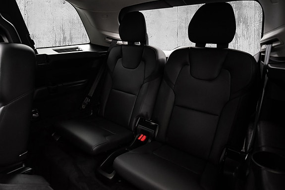 Volvo XC90 29 of 30