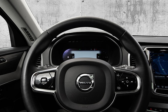 Volvo XC90 24 of 30