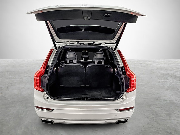 Volvo XC90 19 of 23