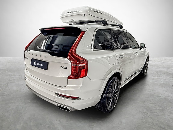 Volvo XC90 5 of 23