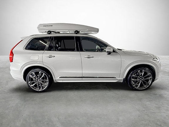 Volvo XC90 6 of 23