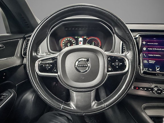Volvo XC90 12 of 23