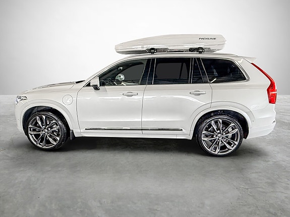 Volvo XC90 2 of 23