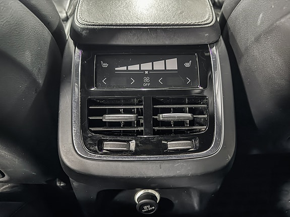 Volvo XC90 18 of 23