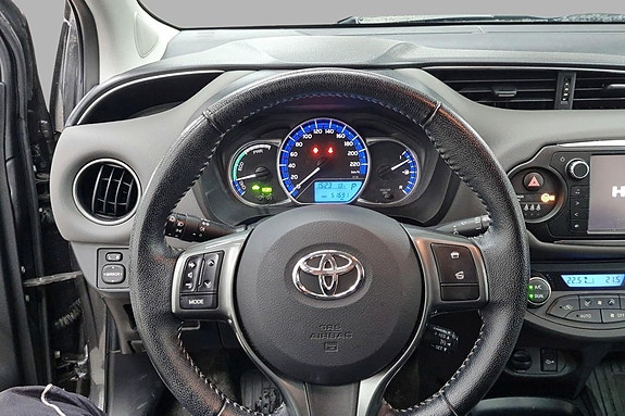 Toyota Yaris 5 of 5
