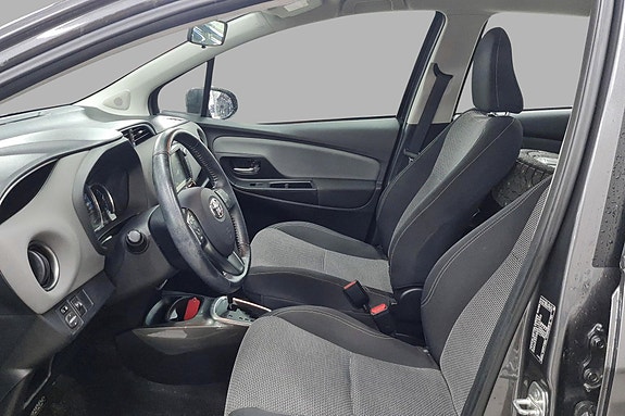 Toyota Yaris 4 of 5