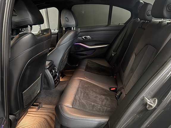 BMW 330e 9 of 22