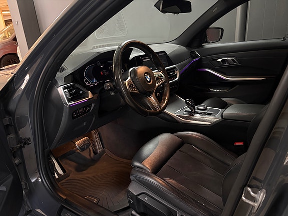 BMW 330e 13 of 22