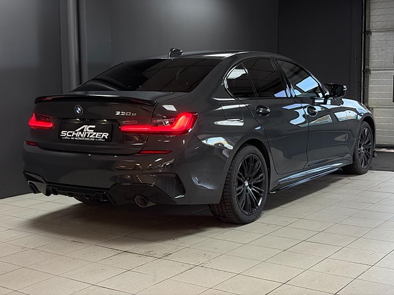 BMW 330e 5 of 22