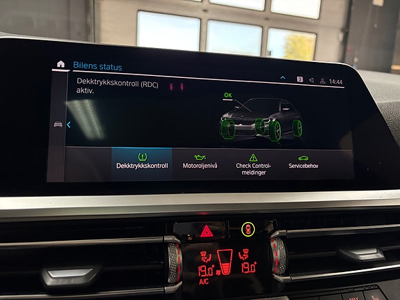 BMW 330e 19 of 22
