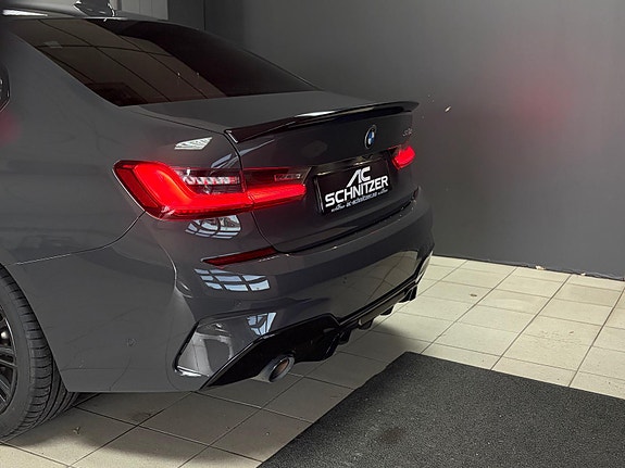 BMW 330e 4 of 22