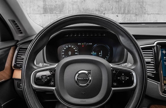 Volvo XC90 17 of 30