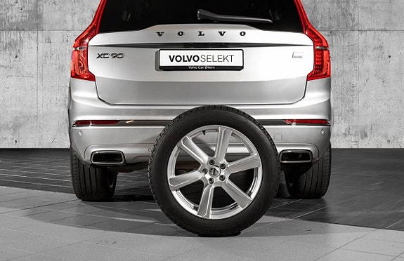 Volvo XC90 11 of 30