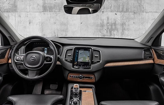 Volvo XC90 15 of 30