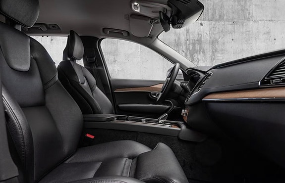 Volvo XC90 30 of 30