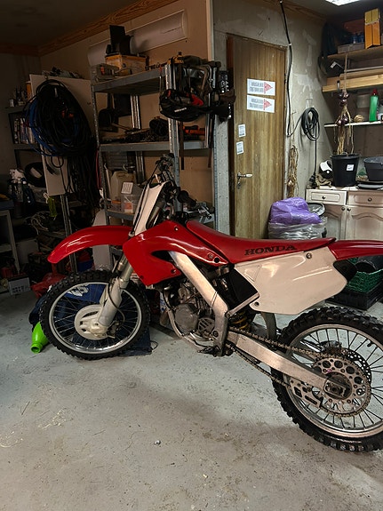 Honda cr 4 of 5