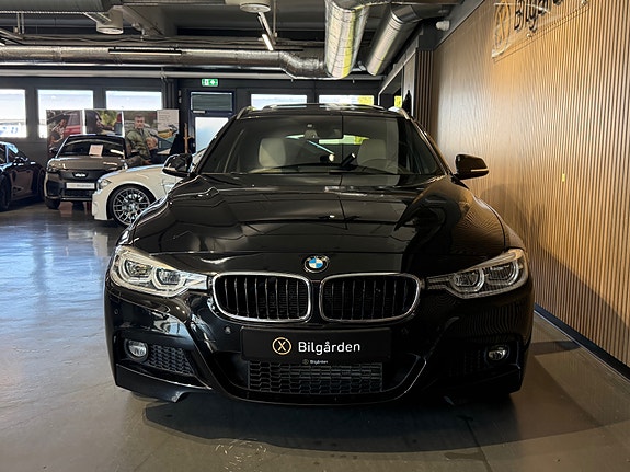 BMW 320xd 2 of 30