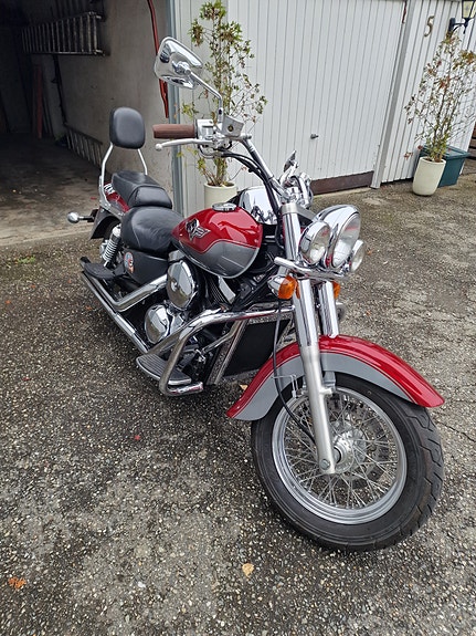 Kawasaki VN 1500 Classic 2 of 11