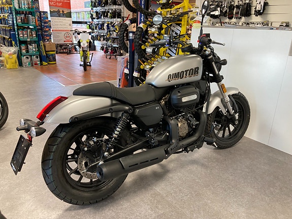 QJ Motor SRV 12 - 125ccm V-Twin 2-sylindre 2 of 20