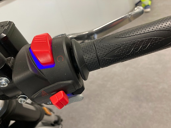 QJ Motor SRV 12 - 125ccm V-Twin 2-sylindre 8 of 20