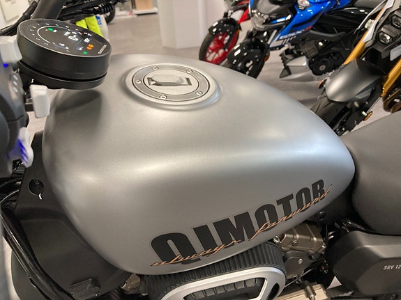 QJ Motor SRV 12 - 125ccm V-Twin 2-sylindre 16 of 20