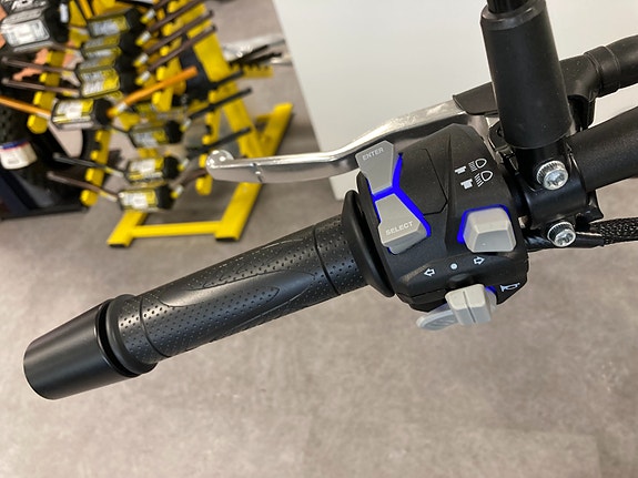 QJ Motor SRV 12 - 125ccm V-Twin 2-sylindre 7 of 20