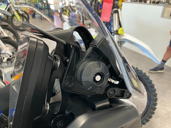 QJ Motor SVT 650X Koff.set/Varme/V-twin/TPMS/Nav/Bøyler/5 år garan 15 of 16