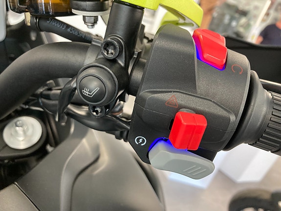 QJ Motor SVT 650X Koff.set/Varme/V-twin/TPMS/Nav/Bøyler/5 år garan 9 of 16