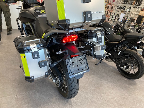 QJ Motor SVT 650X Koff.set/Varme/V-twin/TPMS/Nav/Bøyler/5 år garan 3 of 16