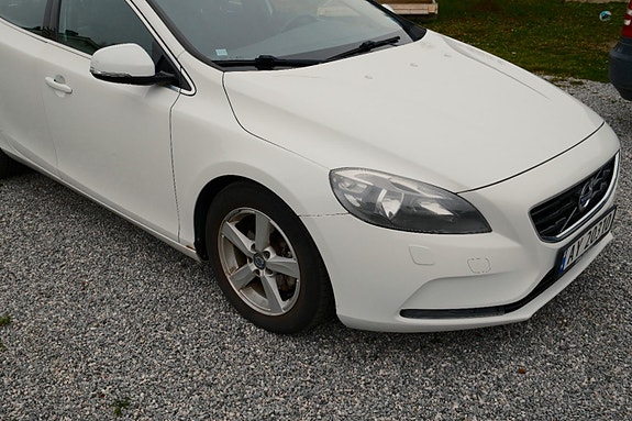Volvo V40 10 of 28