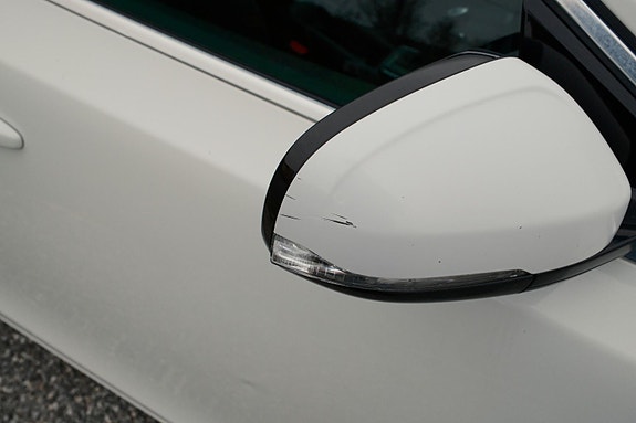 Volvo V40 18 of 28