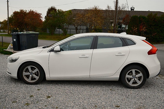 Volvo V40 6 of 28