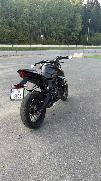 VOGE 125 R 4 of 18