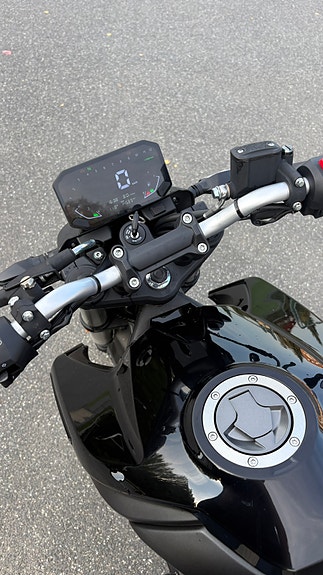 VOGE 125 R 7 of 18