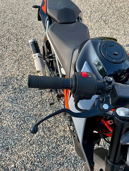 KTM 125 Duke 11 of 16