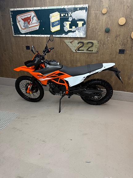 KTM 390 Enduro 5 of 8