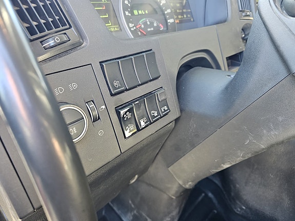 Volvo 540 FMX 6x4 tippbil med Alukasse 13 of 30