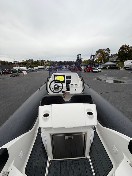 Fullspekket Grand 680, VMax 150hk - kjøleskap, oppgradert anlegg, solseng ++ 21 of 30