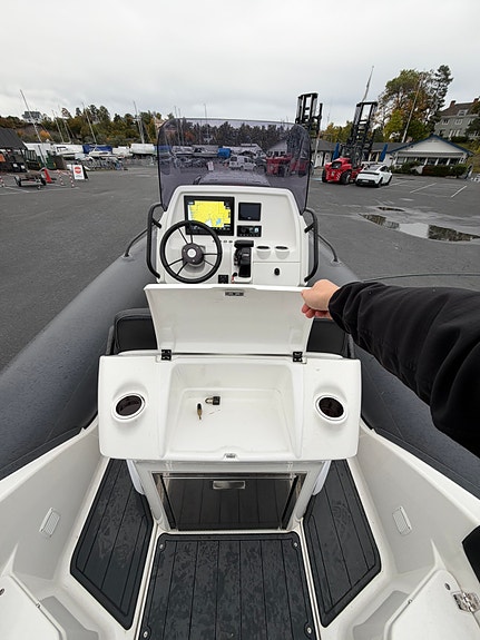 Fullspekket Grand 680, VMax 150hk - kjøleskap, oppgradert anlegg, solseng ++ 22 of 30