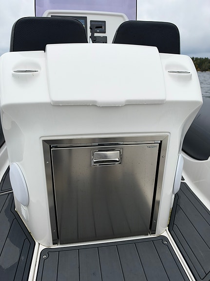 Fullspekket Grand 680, VMax 150hk - kjøleskap, oppgradert anlegg, solseng ++ 5 of 30