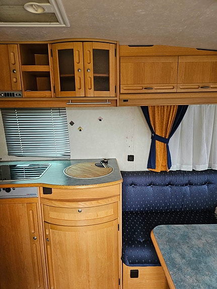 Adria 502 up 8 of 15