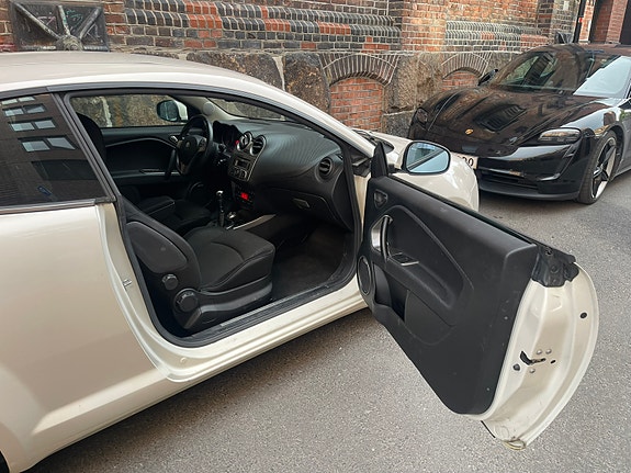 Alfa Romeo MiTo 10 of 22