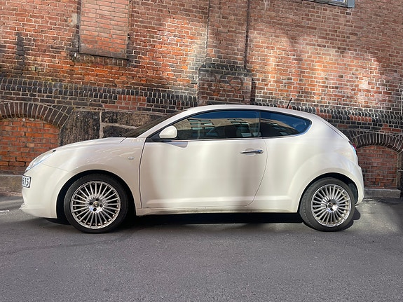 Alfa Romeo MiTo 2 of 22
