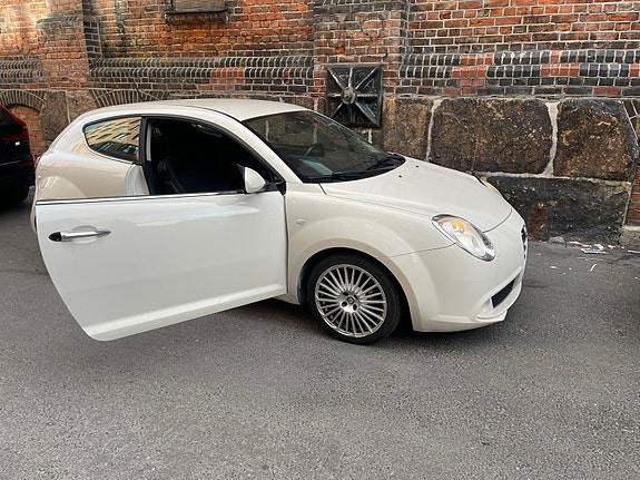 Alfa Romeo MiTo 9 of 22