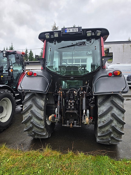 Valtra N92 4 of 8